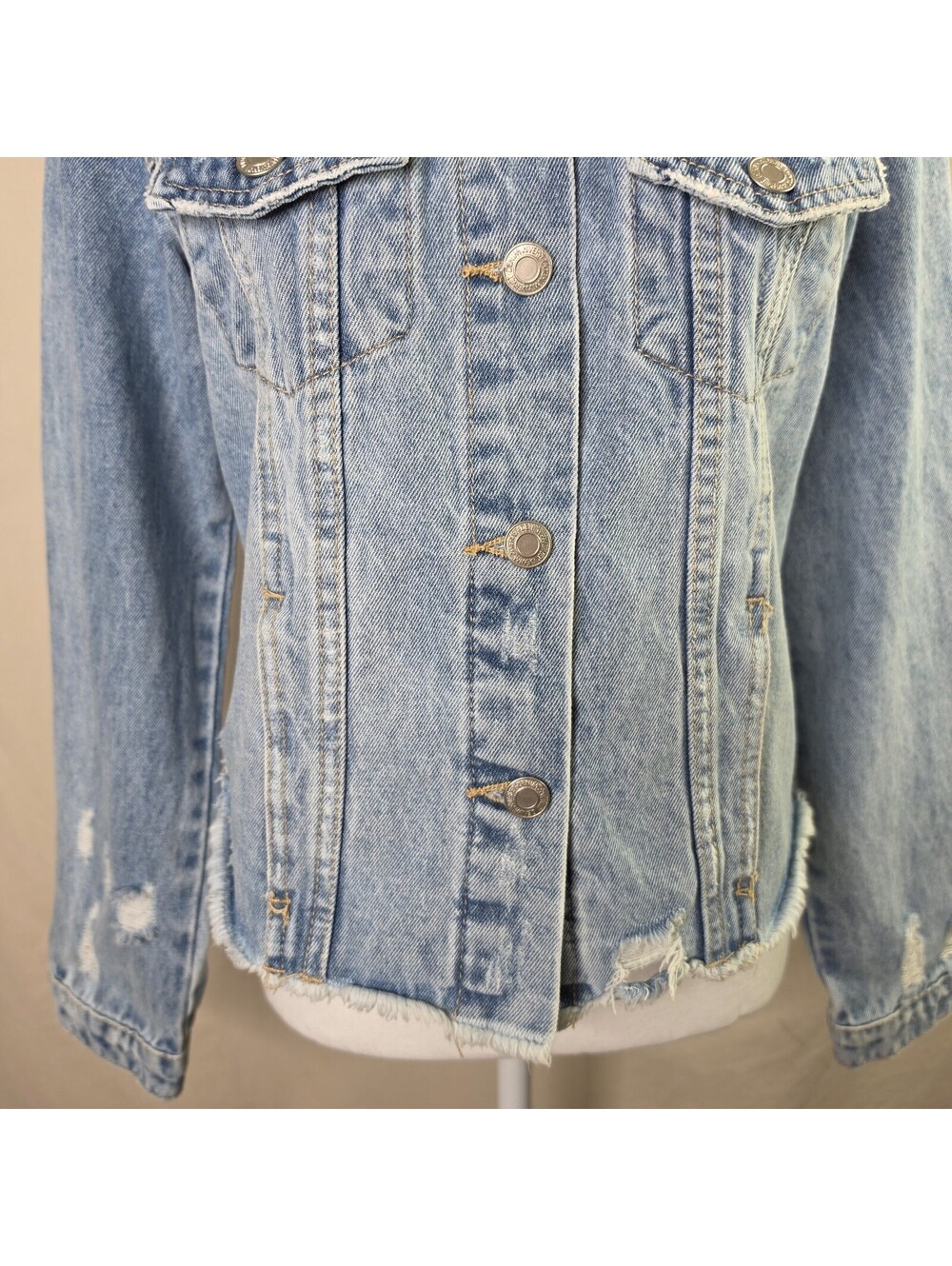 Vervet Distressed Denim Jacket Women's XS Classic Fit Light Wash Ripped - Picture 3 of 9